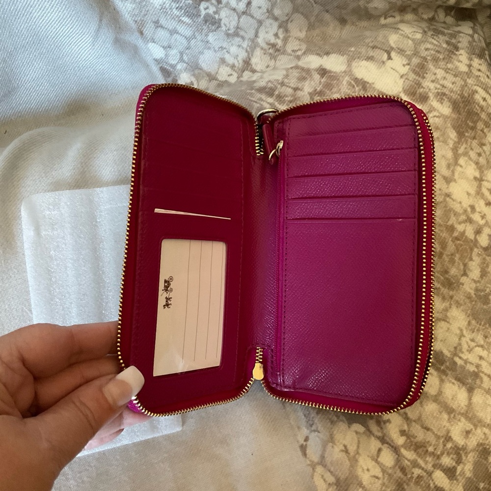 πCoach Phone Wallet π - Picture 4 of 4